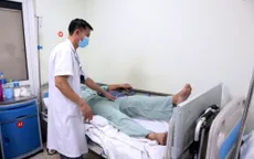 Thay khớp háng toàn phần cho nam bệnh nhân nhiễm HIV bị hoại tử chỏm xương đùi 2 bên