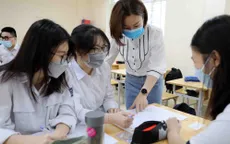 Học sinh lớp 12 'cày môn còn yếu' chuẩn bị cho kỳ thi tốt nghiệp THPT