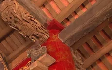 Cột đình Thổ Tang có màu sơn mới, người yêu di sản lo lắng