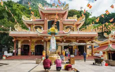 Hàng nghìn Phật tử và du khách tham dự Lễ vía Bà Linh Sơn Thánh Mẫu