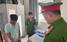 Dùng súng cao su bắn vỡ kính ô tô rồi trộm cắp, đòi tiền chuộc