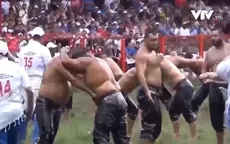 Giải đấu vật bôi dầu oliu