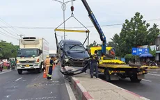 Xe con nằm vắt ngang trên dải phân cách sau va chạm liên hoàn trên quốc lộ 1A