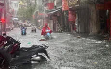 Hà Nội: Người dân hạn chế ra đường trong thời gian bão số 1 đổ bộ