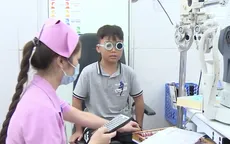 Cảnh báo tật khúc xạ gia tăng ở thanh thiếu niên