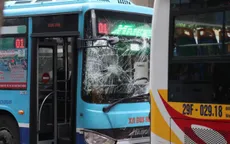 3 xe bus đâm liên hoàn khi vào bến ở Hà Nội