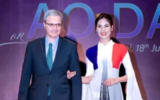 Mãn nhãn với màn catwalk của đại sứ Pháp, Haiti, Palestine, Hà Lan... cùng áo dài Việt