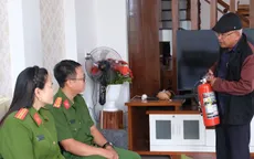 Lâm Đồng: Nỗ lực "phủ sóng" bình chữa cháy đến từng hộ dân