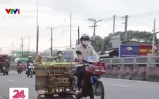 Bác xe ôm 17 năm hút đinh trên quốc lộ