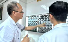 Bé trai 3 tuổi ở Hà Nội bị chó nhà người quen cắn đứt xương hàm