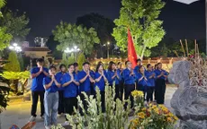 Dâng hương và thắp nến tri ân kỷ niệm 76 năm Ngày Thương binh - Liệt sĩ