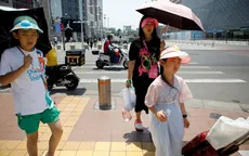 Nắng nóng trên 40 độ, người lao động ở Bắc Kinh dừng làm việc ngoài trời