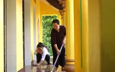 Người mẹ đặc biệt của cô bé 14 tuổi rụt rè