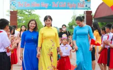 Hân hoan ngày đầu bé vào lớp 1