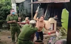 Tạm giữ hình sự 2 đối tượng cản trở thi hành công vụ, tấn công công an