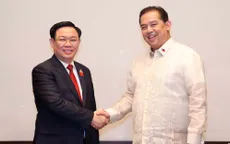 Chủ tịch Quốc hội Vương Đình Huệ gặp Chủ tịch Hạ viện Philippines
