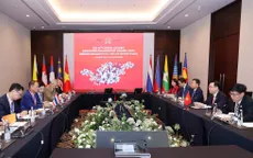 Chủ tịch Quốc hội Vương Đình Huệ gặp Chủ tịch Hạ viện Thái Lan