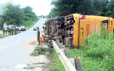 Kon Tum: Lật xe ô tô khách khiến 1 người chết, nhiều người bị thương