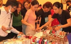 Hàng nghìn người săn hàng hiệu giảm giá tại TP Hồ Chí Minh