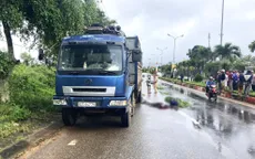 Kon Tum: Va chạm với xe ô tô tải, hai vợ chồng tử vong tại chỗ