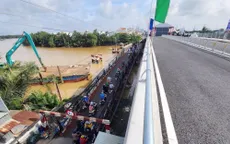 Người dân phấn khởi đón chào những cây cầu, con đường mới mở