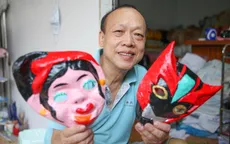 Gia đình nghệ nhân làm mặt nạ giấy bồi cuối cùng ở phố cổ Hà Nội: "Còn sức khoẻ thì còn làm, phải giữ lấy nghề truyền thống"