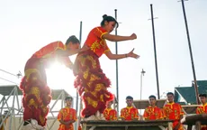 Mãn nhãn lân múa Mai hoa thung ở Cần Thơ