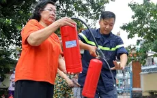 Vũng Tàu: Trao tặng gần 150 bình chữa cháy cho các hộ dân khó khăn