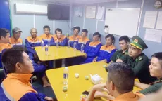 Cứu thành công 10 thuyền viên bị nạn trên biển