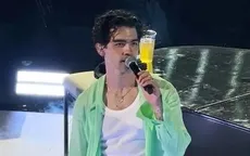 Joe Jonas vẫn đeo nhẫn cưới giữa tin đồn ly hôn