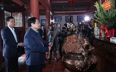 Thủ tướng Chính phủ dâng hương tưởng niệm Chủ tịch Hồ Chí Minh