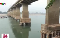 Cầu Trung Hà xuống cấp nghiêm trọng, trơ trụ móng