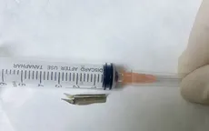 Trẻ nhập viện do vô tình nuốt phải đầu bút máy