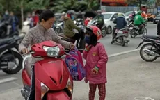 Hà Nội lạnh quanh 10 độ C, phụ huynh nhận thông báo có thể cho con đến trường