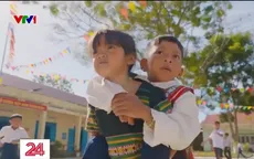 Việc tử tế: Trên lưng bạn đến trường