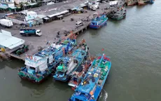 Ngư dân được tặng quà, mời ăn sáng đầu năm để chung tay gỡ thẻ vàng IUU