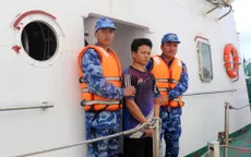 Bắt giữ đối tượng truy nã đặc biệt nguy hiểm trốn trên tàu cá