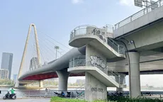 Tái diễn tình trạng vẽ bậy tại cầu Ba Son ở TP Hồ Chí Minh