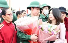 Thanh niên Quân khu 4 hăng hái lên đường nhập ngũ