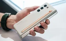 Galaxy Z Fold6 không tích hợp trực tiếp bút S-Pen trên thân máy