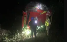 Hàng chục người bị thương do lật xe khách ở Kon Tum