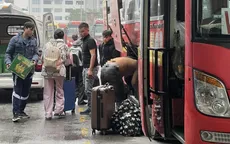 Nhiều người lao động, sinh viên ở Hà Nội về quê ăn Tết sớm
