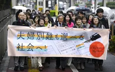 Vụ kiện giữ họ sau kết hôn thu hút ngày càng nhiều sự ủng hộ ở Nhật Bản