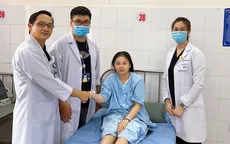 Cắt bỏ khối u chứa răng, tóc, xương trong buồng trứng của bệnh nhân
