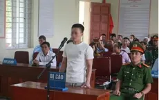 Say rượu, người đàn ông cầm dao đến trụ sở xã đòi tự tử