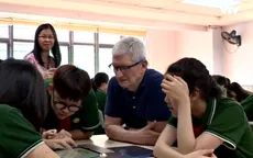 CEO Tim Cook cùng trẻ em Việt Nam khám phá kiến thức môi trường