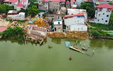 Bắc Ninh tháo dỡ 10 căn nhà sụt lún ven sông Cầu