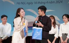 Hỗ trợ học trò vùng khó trong Ngày hội học sinh, sinh viên các dân tộc Việt
Nam