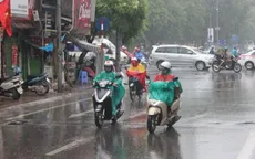 Bắc Bộ mưa rào và dông rải rác, Nam Bộ đón mưa giải nhiệt