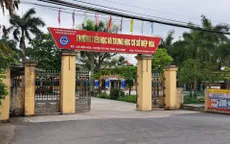 Bắt học sinh đi học ngày nghỉ lễ, hiệu trưởng bị xem xét kỷ luật